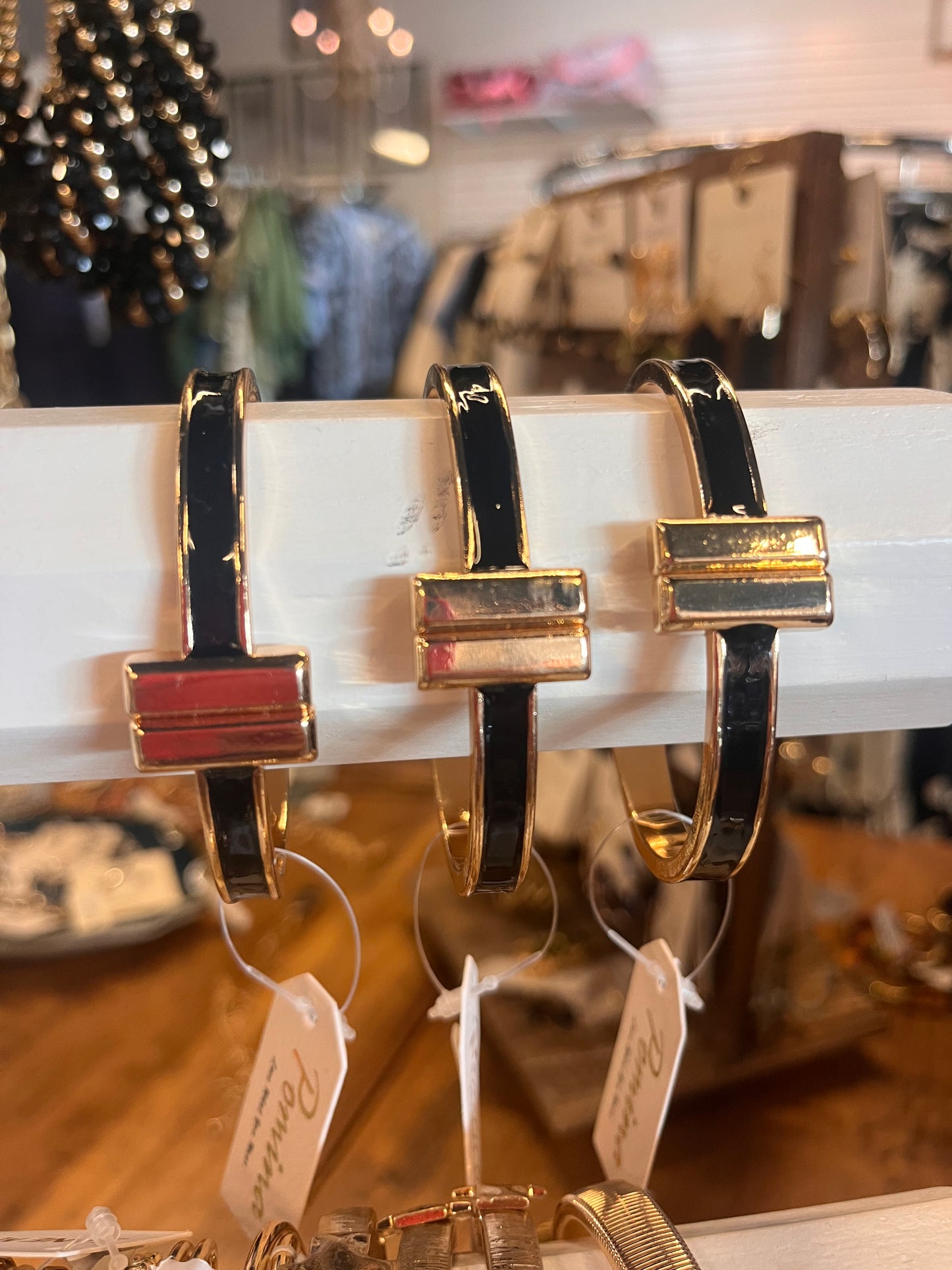 Black and Gold clasp bracelet